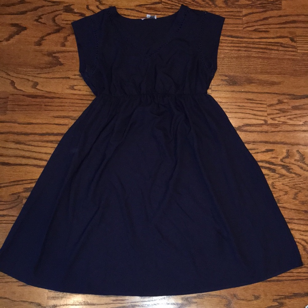 Momo maternity navy dress medium